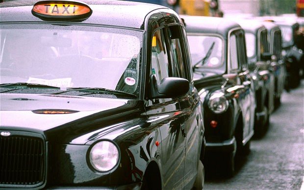 Londoni fekete taxik közlekednek ősztől Sanghaj utcáin