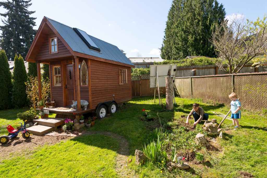 Dee-Williams-Tiny-House-and-Garden