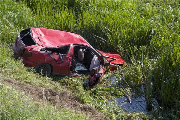 Patakba borult egy autó Zalában, az egyik utas megfulladt (2.rész)