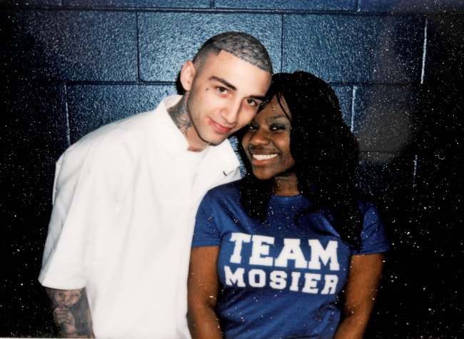 A három gyerekes brit nő elhagyta családját, hogy egy rabhoz feleségül menjen