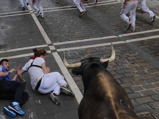Tiltakoznak a spanyol állatvédők, mert élő bika lesz a színpadon egy madridi operaelőadásban