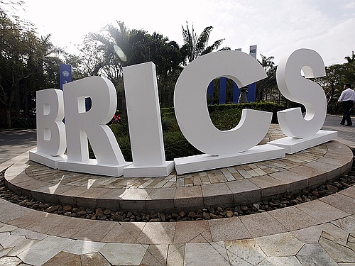 Kína és a BRICS is segíthet Argentínának az adósságtörlesztésben