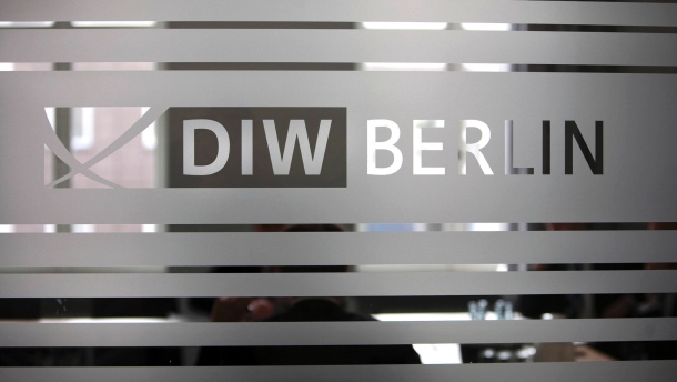 DIW Berlin: bontani kell a munkaerő szabad áramlását akadályozó korlátokat
