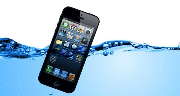 Mit tegyünk, ha vizes lesz a telefonunk?