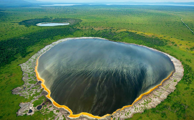 10 gyönyörű krátertó a világ különböző pontjairól