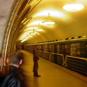 Kisiklott egy metrószerelvény Moszkvában
