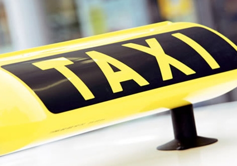 Elítéli országos szövetségük a taxisok erőszakos cselekedeteit