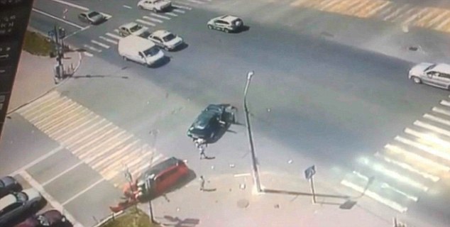 VIDEO Mums Reaction To Family Car Crash Shocks Police