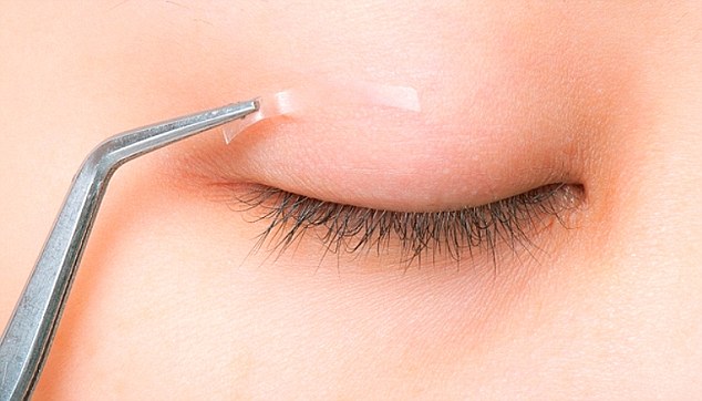 This “godly item” will help you achieve the perfect double eyelids