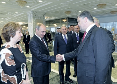 Ukrán válság - Orosz lapok: Putyin és Porosenko elbeszéltek egymás mellett a minszki csúcstalálkozón