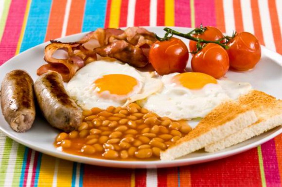Kiadós angol reggeli. Mint, ahogy mondani szokás, reggelizz úgy, mit a király.