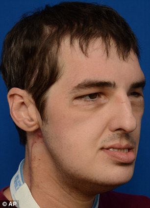 article-0-1A8CD045000005DC-439_306x423