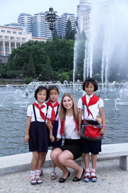 Ingyen utazott Észak-Koreába a 15 éves lány