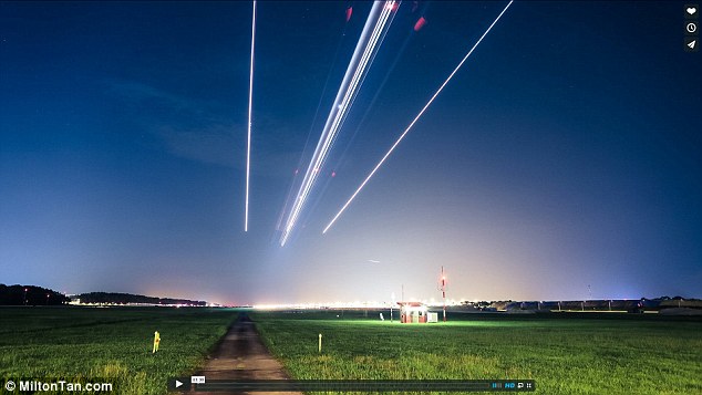 Éjszakai légi közlekedés, ahogy még sohasem látta! - lenyűgöző time-lapse videó