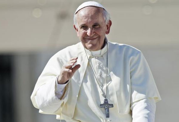 Ferenc pápa megáldotta a haláltáborok 12 túlélőjét