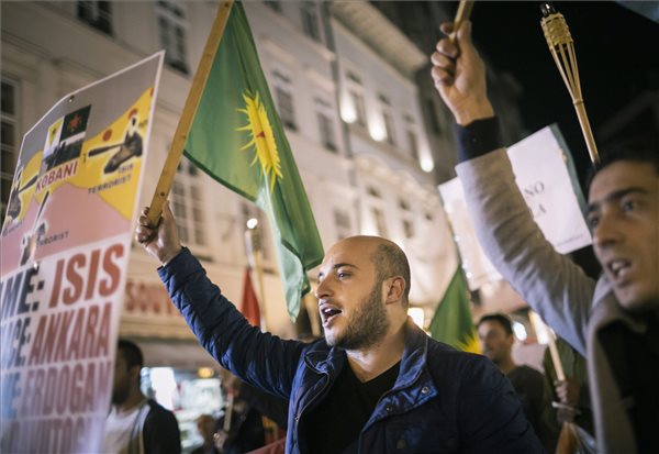 A Kurdisztáni Információs és Kulturális Egyesület demonstrációja Budapesten