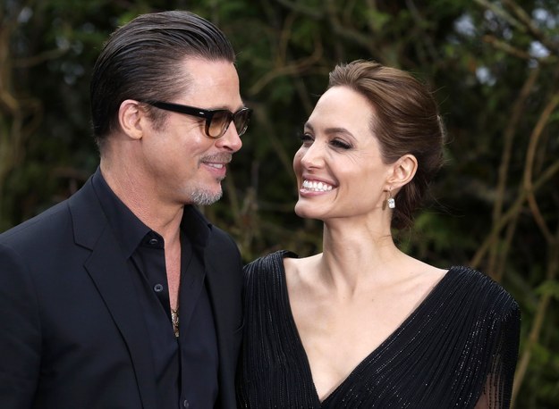 Angelina Jolie menyasszonyi ruháját gyermekei rajzai díszítették