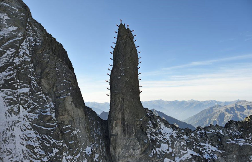 Hegymászók elképesztő alakzatokban az Alpok havas csúcsán - fotók és videó!