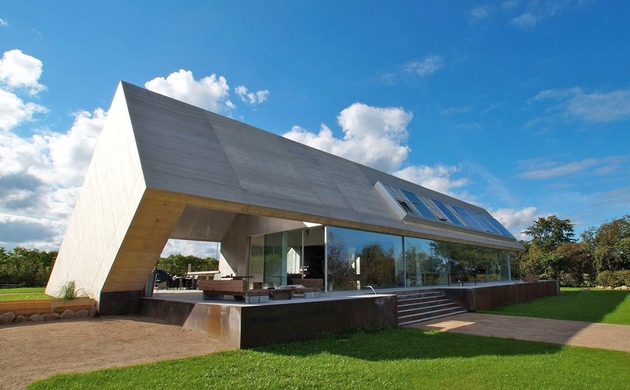 minimalist-home-unique-interpretation-gabled-roof-2-front-thumb-630xauto-34637 (1)