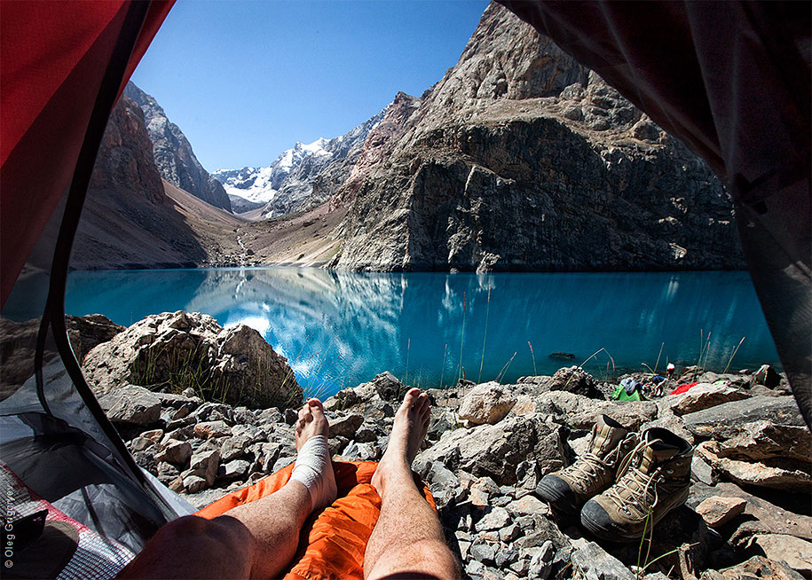 Lélegzetelállító felvételeket készít egy utazó a sátrából
