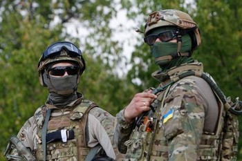 Ukrán válság - Állítólag 50 ukrán katona holttestét szállították Ilovajszkból egy zaporizzsjei hullaházba