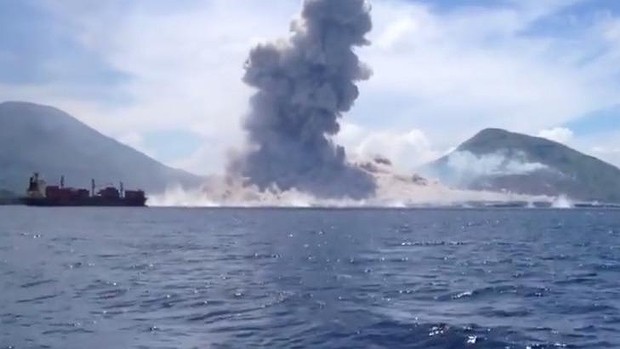 A kitörés pillanatában vette fel a vulkánt - brutál hangos videó