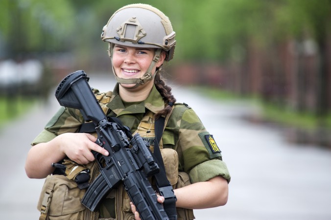 A nők is sorkötelezettek lesznek Norvégiában! Ön lenne katona?