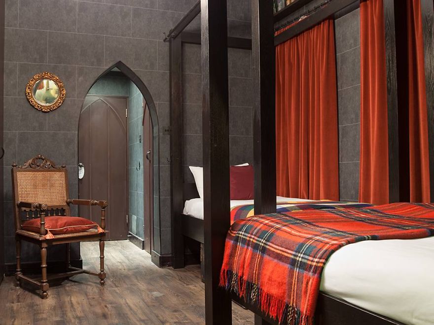 Harry-Potter-Themed-Hotel-Rooms-1__880