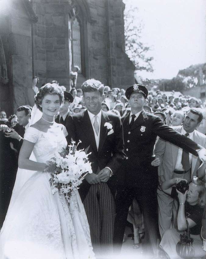 34 ezer dollárt fizettek Kennedy esküvői képeiért