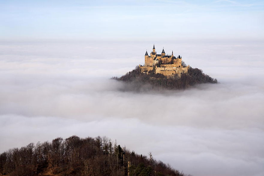 castle-in-mist__880