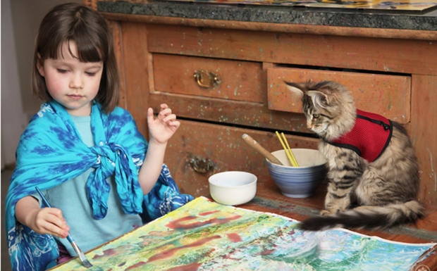 Lenyűgöző festményeket készít az 5 éves autista kislány 