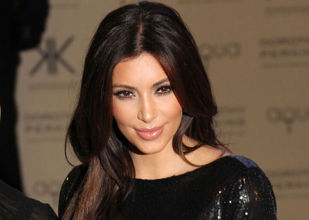 Fehérneműben jelent meg Kim Kardashian – Képek