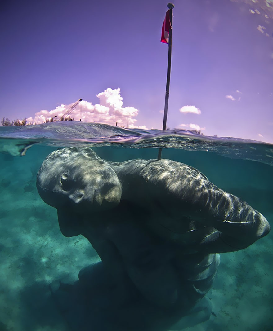 ocean-atlas-bahamas-underwater-sculpture-jason-decaires-taylor-7