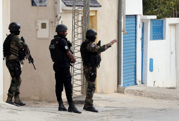Terroristákkal teli épületet rohamoztak meg a rendőrök Tunéziában