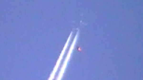 Egy chemtrail-csíkba UFO repült Hollandia egén – videó!