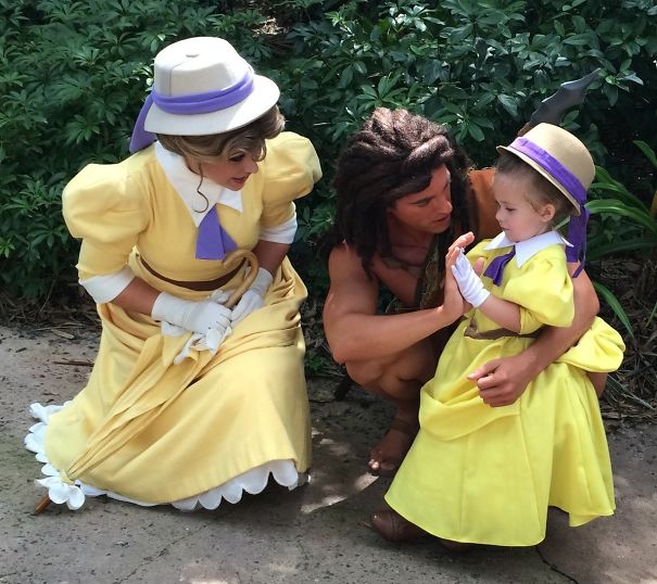 Egy édesanya elképesztő jelmezeket készít kislányának Disneylandbe