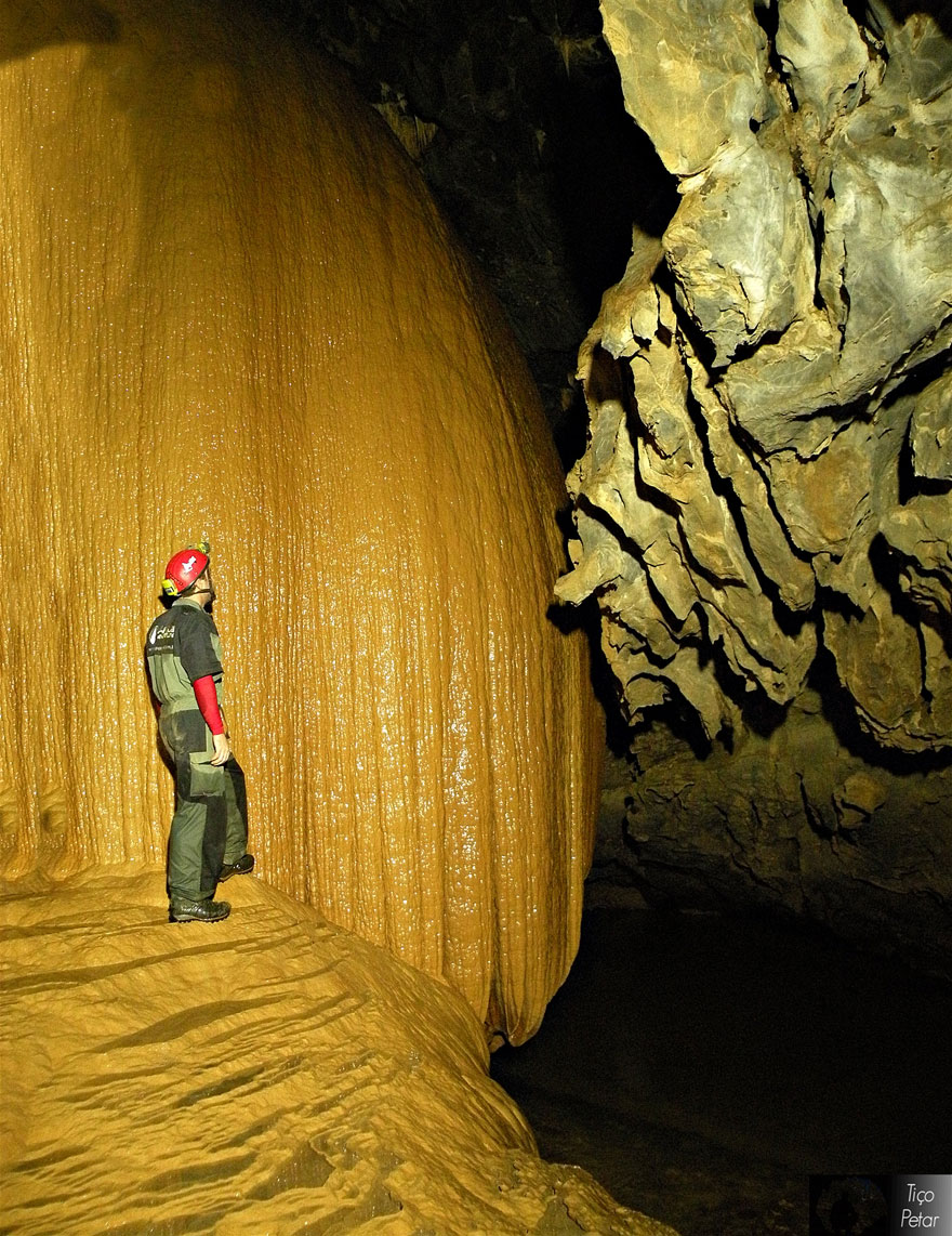 cave-underground-photography-1__880
