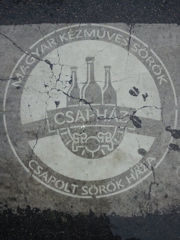 Negatív graffitivel hirdet a Csapház®