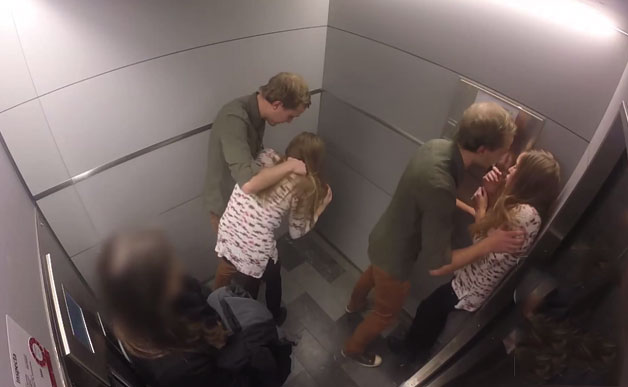 Teszt – Mit tennél, ha látnád, hogy egy fiú terrorizálja barátnőjét a liftben? - videó
