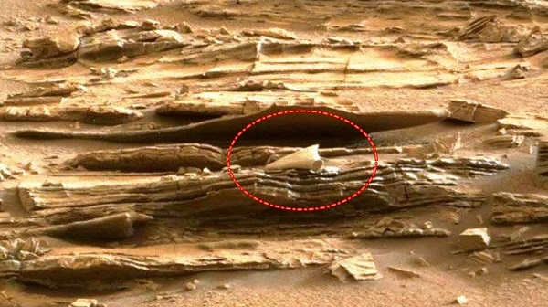 Újabb furcsa dologra bukkant a Curiosity Rover a Marson