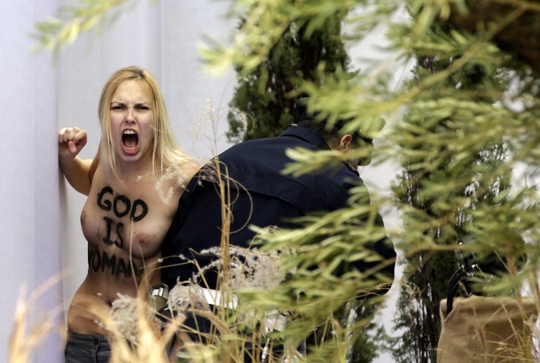 VATICAN-CHRISTMAS-FEMEN