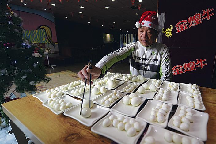 160 tojást tolt be 40 perc alatt