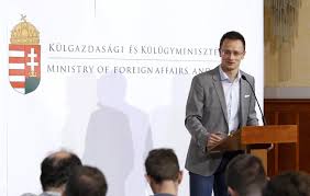 Nagykövetek - Szijjártó: nagy szerepük van a misszióvezetőknek Magyarország sikerében