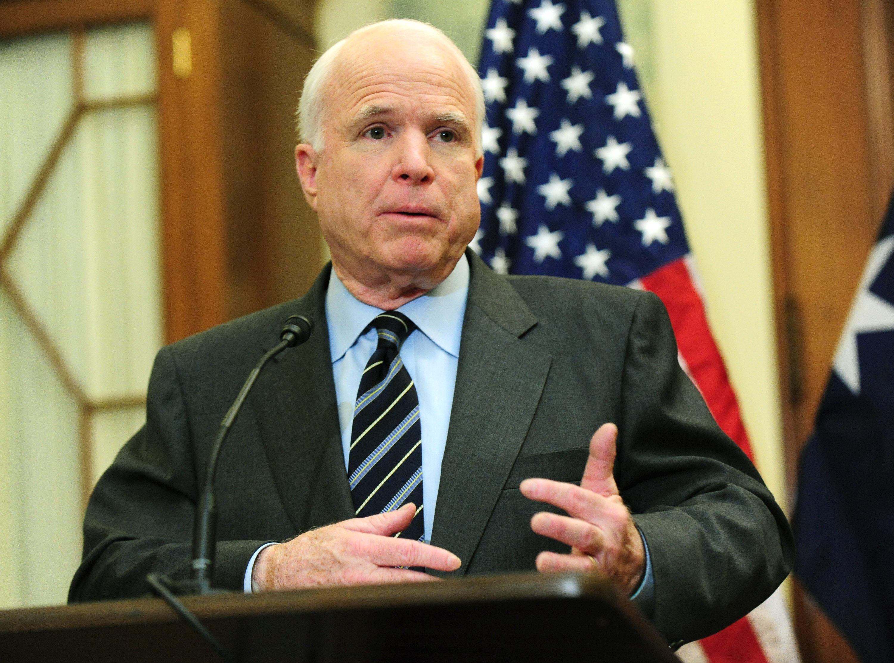 McCain-kijelentés - A kormányszóvivő újra elítélte a szenátor szavait
