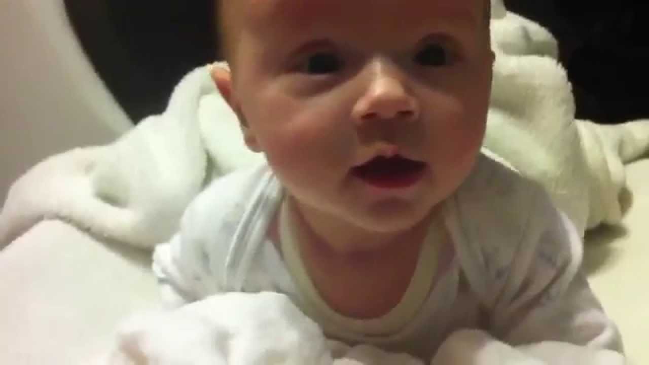 Ezt alkotta a vicces kedvű apuka, mikor neje egyedül hagyta a kisbabával! – videó