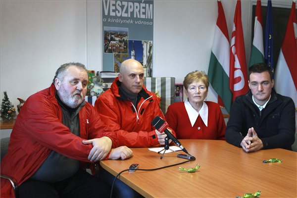 Az MSZP sajtótájékoztatója Veszprémben