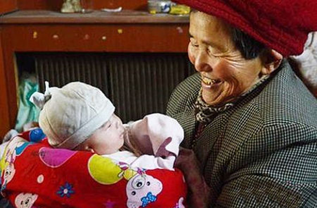 39 fogyatékos gyerek örökbefogadásáért büntettek meg egy kínai nőt