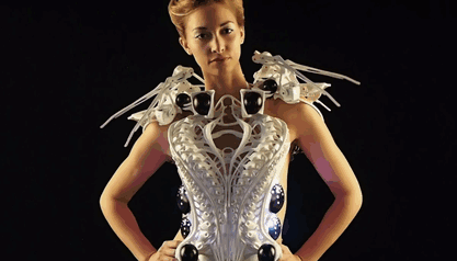 3d-printing-exoskeleton-robot-spider-dress-anouk-wipprecht-1