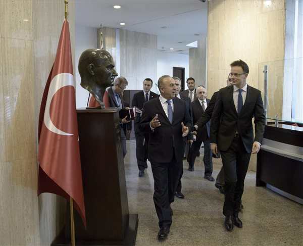 Szijjártó Ankarában - Törökország stratégiai szerepet fog betölteni Európa energiaellátásában