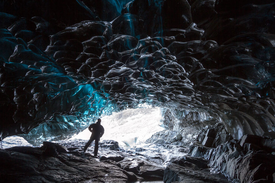 I-finally-visited-the-ice-caves-in-Iceland25__880